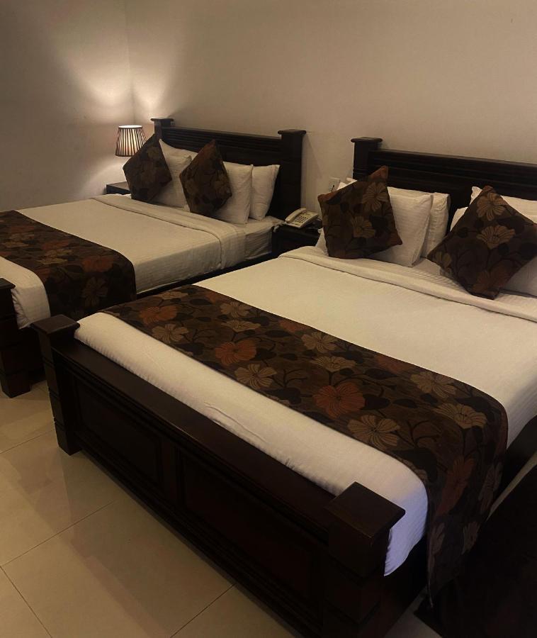 Hotel Bamiyan Kandy Esterno foto