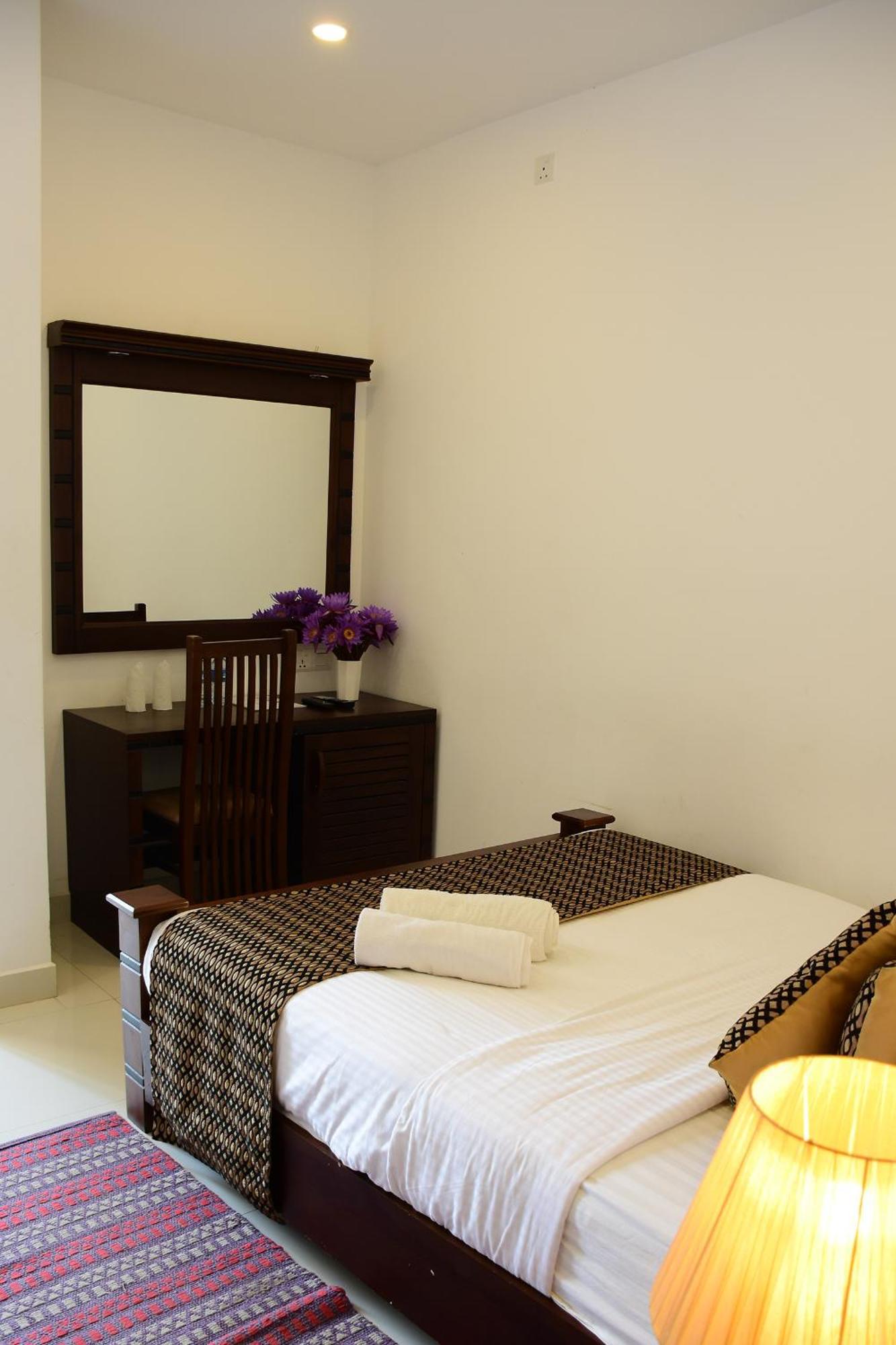 Hotel Bamiyan Kandy Esterno foto